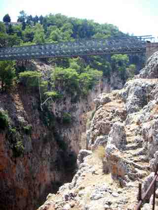 3-should-you-be-a-bungee-jumping-fan-this-is-the-ultimate-place-thumb