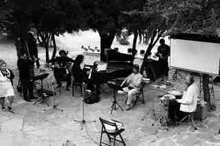 4-prominent-musicians-meet-at-the-amphitheater-to-honour-him-during-the-festival-thumb