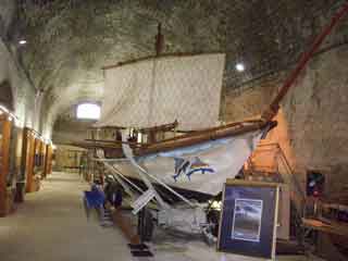 6-a-boat-of-the-2nd-milennium-b-c-re-build-in-the-marine-museum-thumb